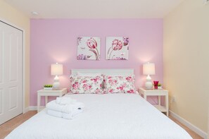Villa familiar, balcón, en el área del jardín | 6 habitaciones y espacio para trabajar con laptop 