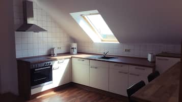 Studio (Apartment ) | Cuisine privée | Réfrigérateur, four, plaque de cuisson, lave-vaisselle