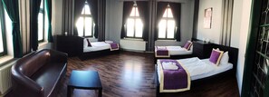 Desk, blackout curtains, cots/infant beds, rollaway beds - Ferienwohnung Alabama (Lutherstadt Wittenberg)