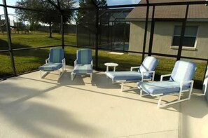 Villa familiar, alberca privada, en el área del jardín | Terraza