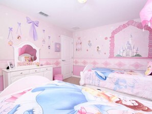 Villa familiar, balcón, en el área del jardín | Servicios de la habitación
