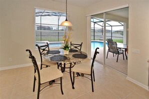 Breakfast area