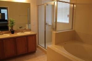 Bathroom - Ov2665 - Trafalgar Village Resort - 4 Bed 3 Baths Villa (Kissimmee)