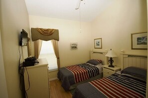 4 bedrooms, laptop workspace, iron/ironing board, WiFi - Ov1584 - Glenbrook Resort - 4 Bed 3 Baths Villa (Clermont)