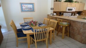 Dining - Ov1992 - Emerald Island - 3 Bed 2.5 Baths Townhome (Kissimmee)