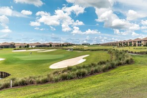 Vila Keluarga, balkon, area taman | Pemandangan lapangan golf