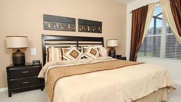 Vila família, sacada, no jardim | 5 quartos, espaço de trabalho para notebook