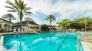 A swimming pool with clear blue water, surrounded by lounge chairs and palm trees. - Ov2582 - Windsor Palms Resort - 5 Bed 3.5 Baths Villa (Kissimmee)