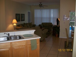 Family Villa, Balcony, Garden Area | Shared kitchen facilities | Fridge, microwave, oven