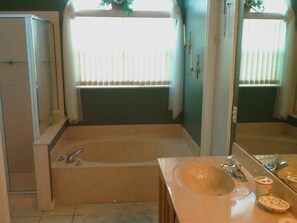Family Villa, Private Pool, Garden Area | Jetted bathtub - Ov2672 - Lindfields - 4 Bed 3 Baths Villa (Kissimmee)