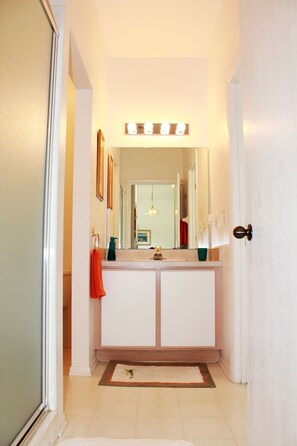 Family Townhome, Private Pool, Garden Area | Bathroom | Rainfall showerhead, hair dryer, towels, toilet paper