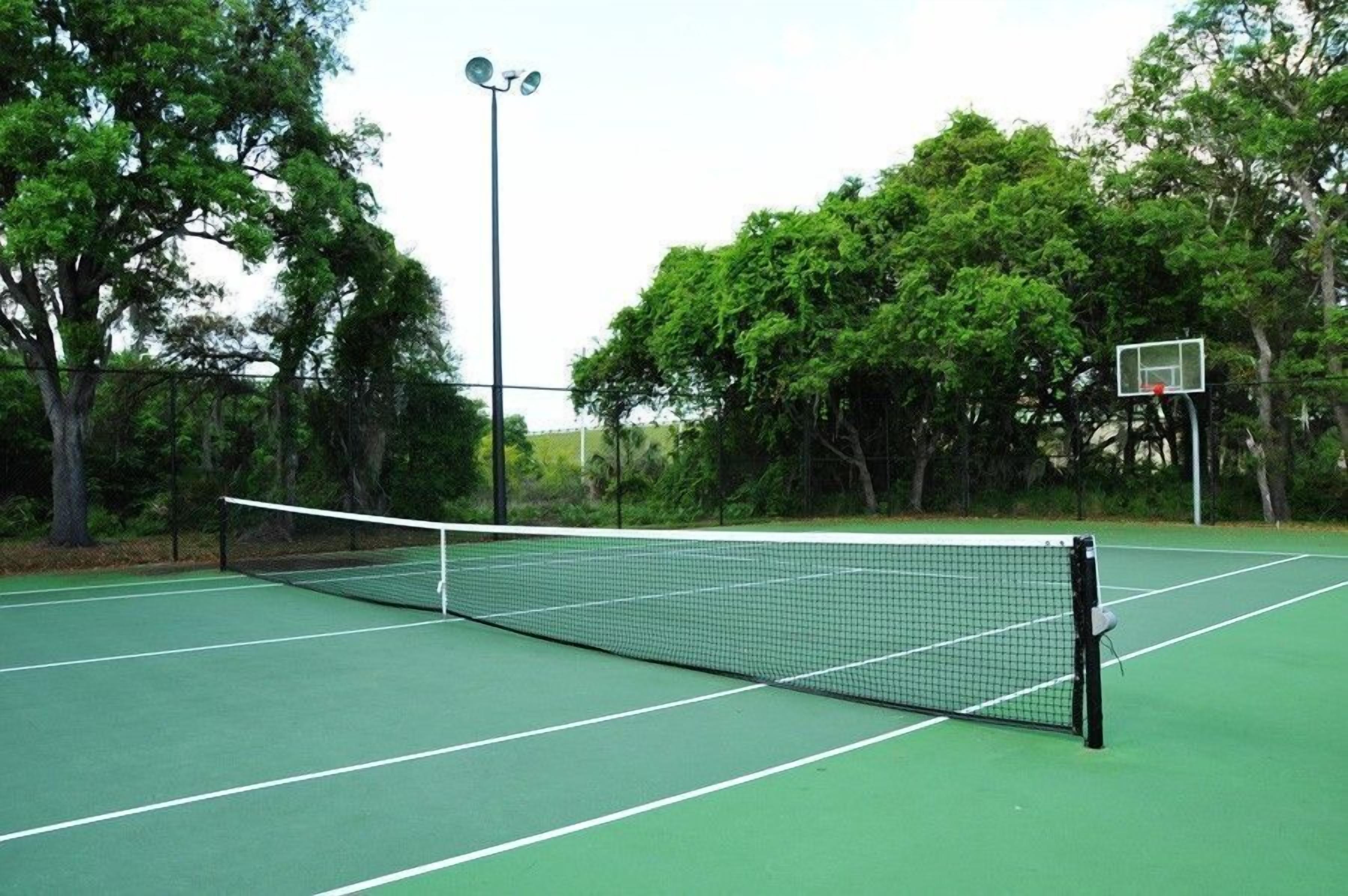 สนามเทนนิส