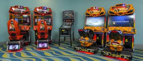 ファミリー ヴィラ バルコニー ガーデン | ゲーム室