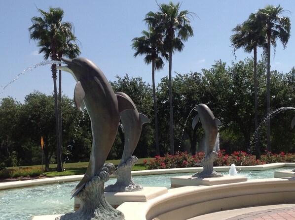 Family Townhome, Balcony, Garden Area | Fountain