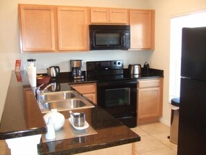 Perhepientalo, keittiö, puutarha-alue | Jaettu keittiö | Jääkaappi, mikroaaltouuni, uuni