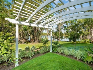 Villa familiar, varias habitaciones, hidromasaje, en el área del jardín | Jardín