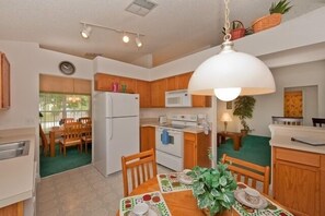 家庭聯排別墅, 私人泳池, 花園 | 私人廚房 | 爐台、洗碗機、鍋具/餐盤/廚房用品