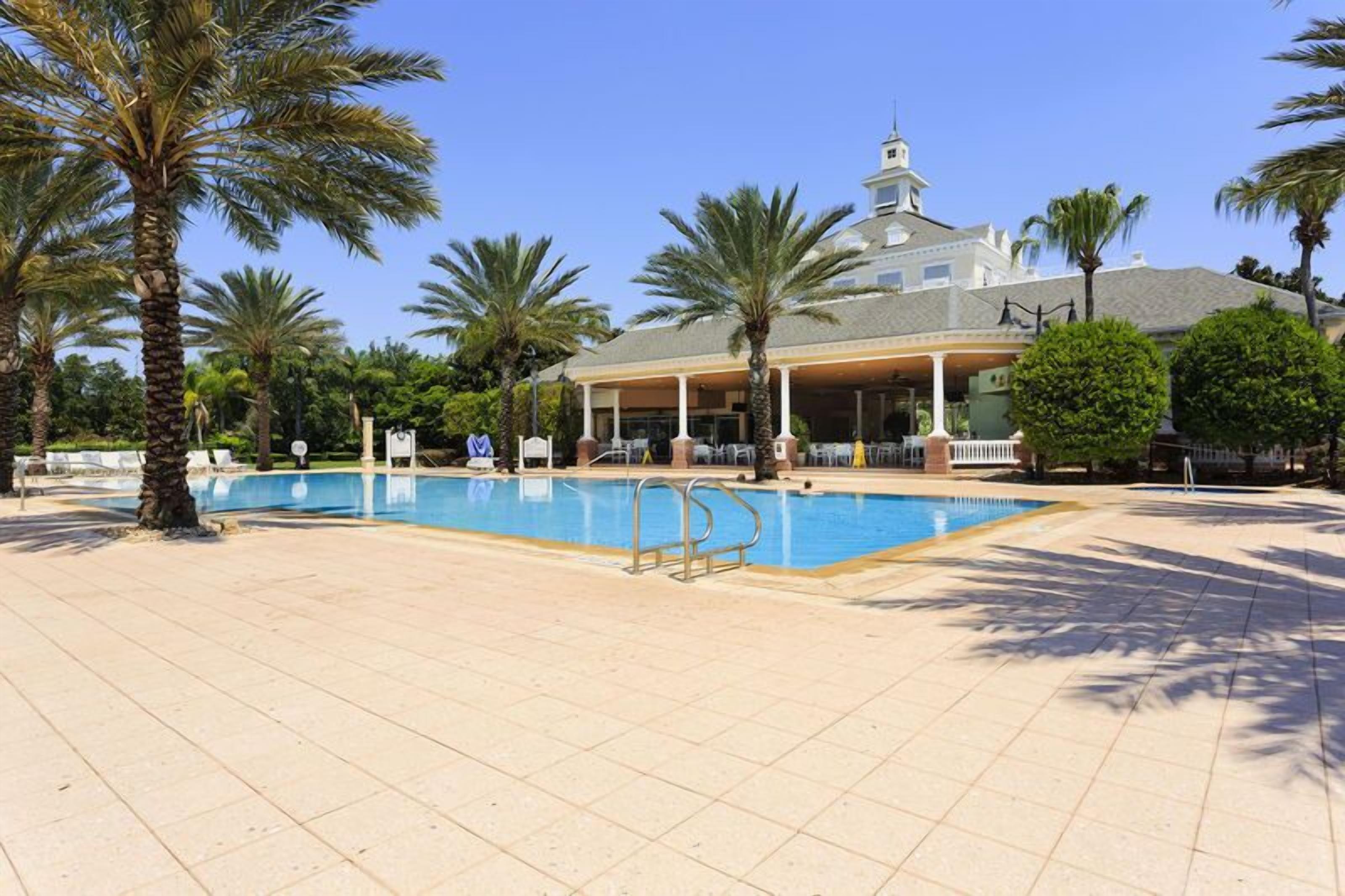 8 outdoor pools, pool umbrellas, pool loungers