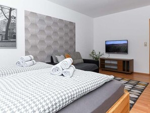 2 bedrooms, WiFi, bed sheets