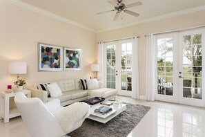 家庭公寓客房, 陽台, 花園 | 大廳休息區