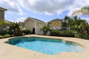 8 outdoor pools, pool umbrellas, pool loungers
