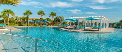 Ulkouima-allas, aurinkovarjoja, aurinkotuoleja