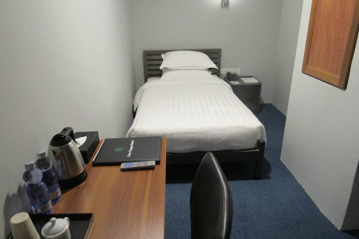 Habitación individual estándar | Caja fuerte, escritorio, cortinas opacas y wifi gratis