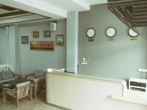 Reception - Casa Yangon Hotel (Yangon)