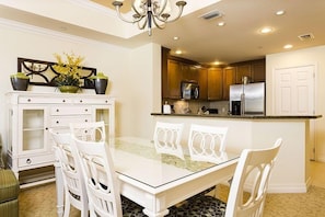 Breakfast area