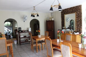 Dining - Panorama Guest House (Qonce)