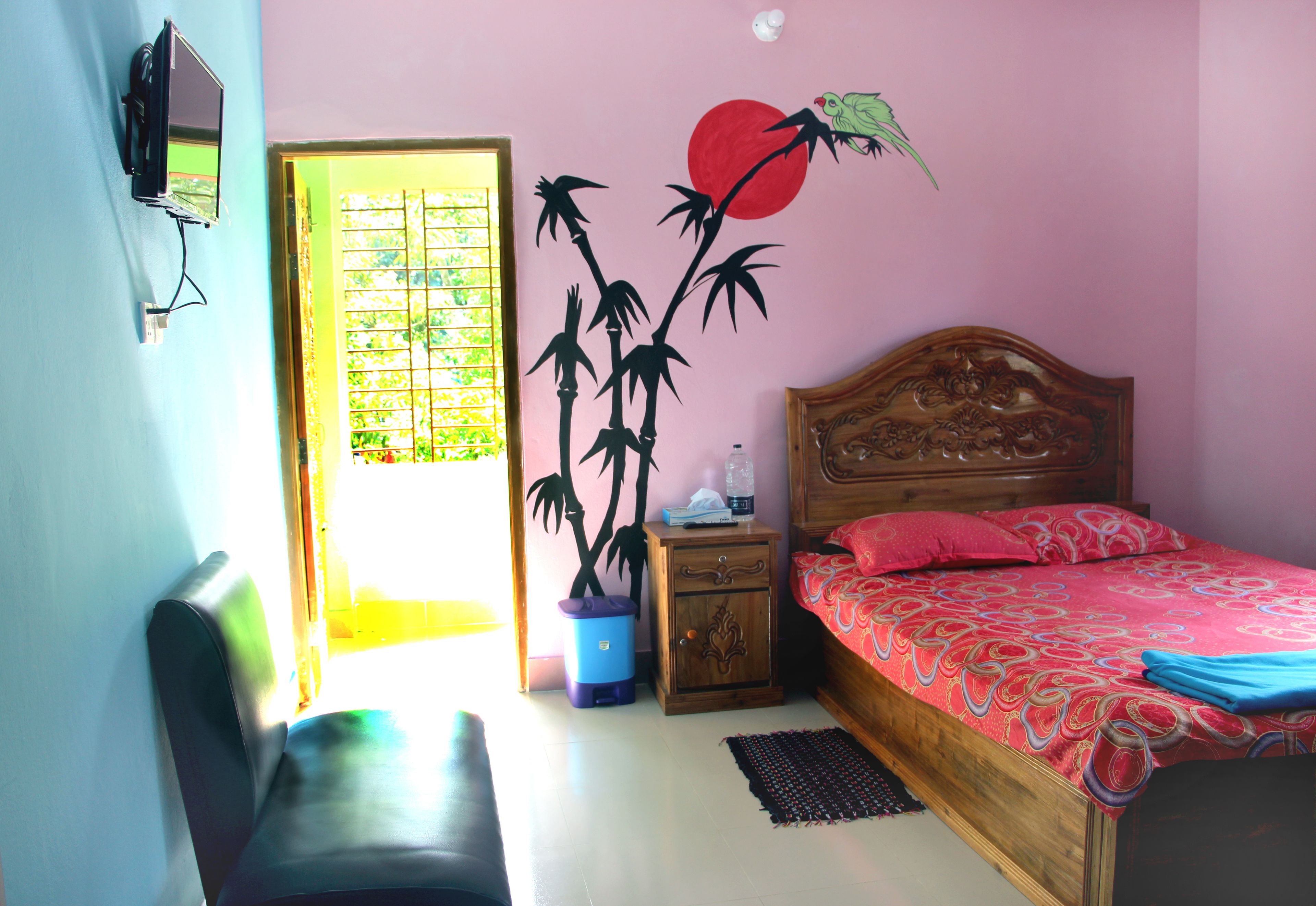 Deluxe Double Room, 1 Queen Bed, Non Smoking | Free WiFi, bed sheets