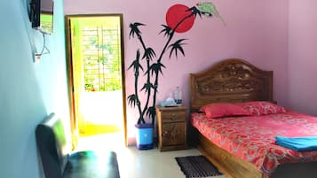 Deluxe Double Room, 1 Queen Bed, Non Smoking | Free WiFi, bed sheets