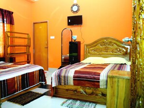 Deluxe Double Room, 1 Queen Bed, Non Smoking | Free WiFi, bed sheets