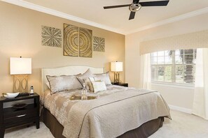 Familieleilighet, balkong, hageområde | Utsikt fra rommet