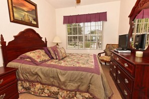 Villa familiar, hidromasaje, en el área del jardín | 5 habitaciones y espacio para trabajar con laptop 