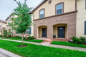 Front of property - Ev216592 - Windsor At Westside Resort - 5 Bed 4 Baths Townhome (Kissimmee)