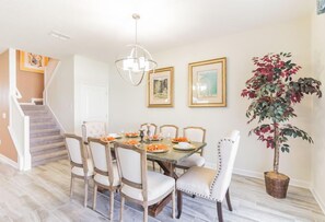 Family dining - Ev242169 - Champions Gate Resort - 8 Bed 5 Baths Villa (Davenport)