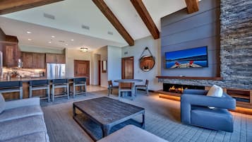 Condo, 2 Bedrooms | Living area
