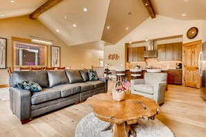 Townhome, 3 Bedrooms | Living area