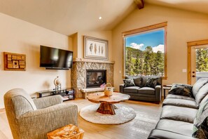 Townhome, 3 Bedrooms | Living room