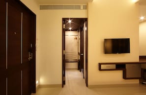 Standard Single Room, 1 King Bed, Non Smoking | Room amenity