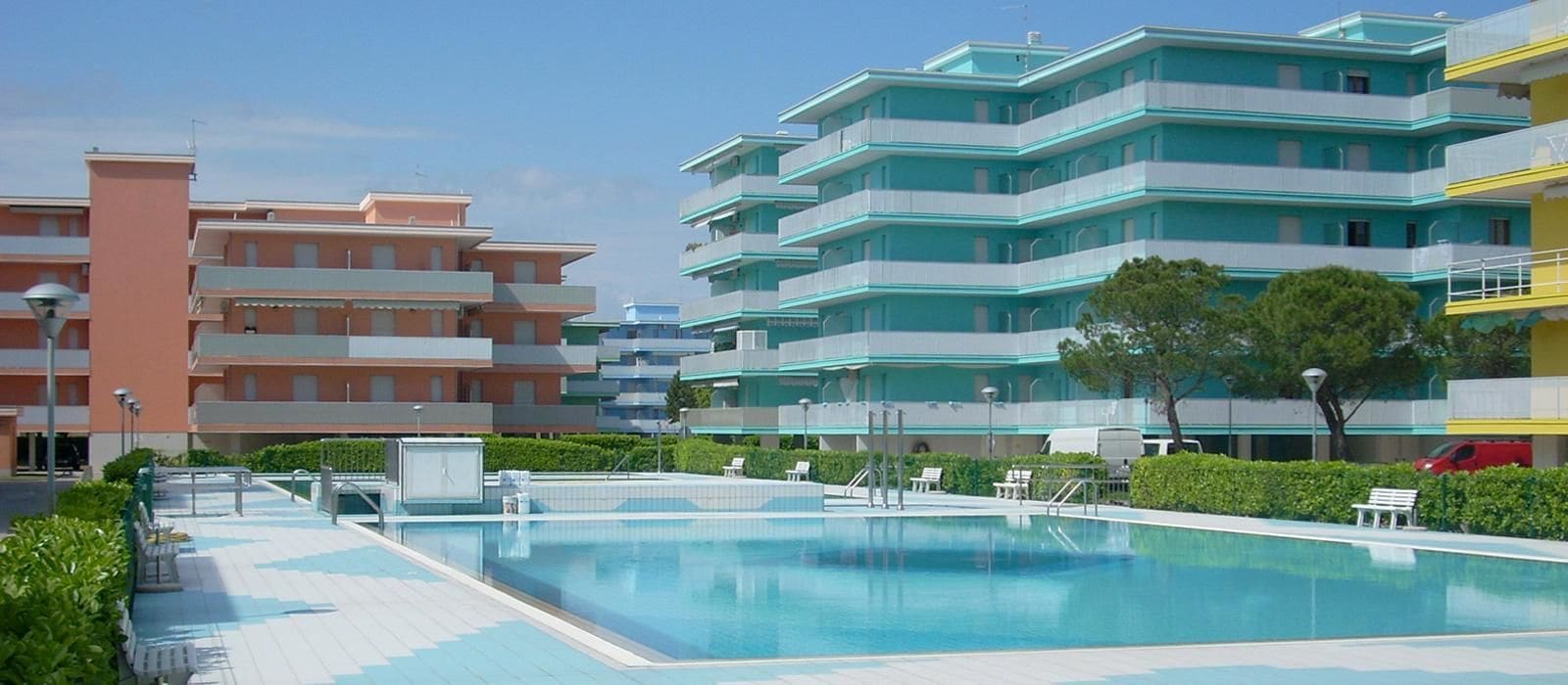 3 outdoor pools, pool umbrellas