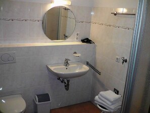 Shower, towels