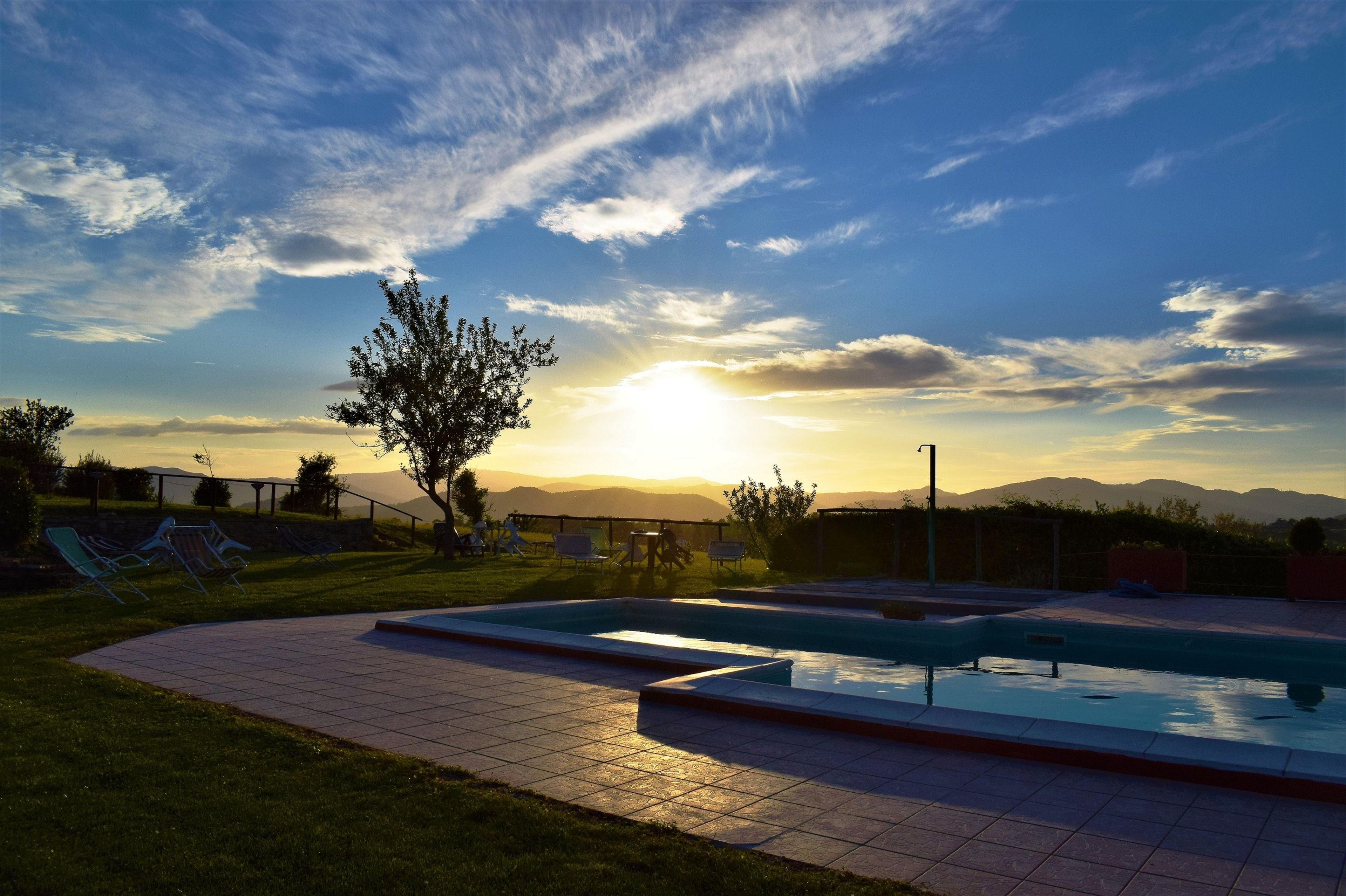 Bar en bord de piscine