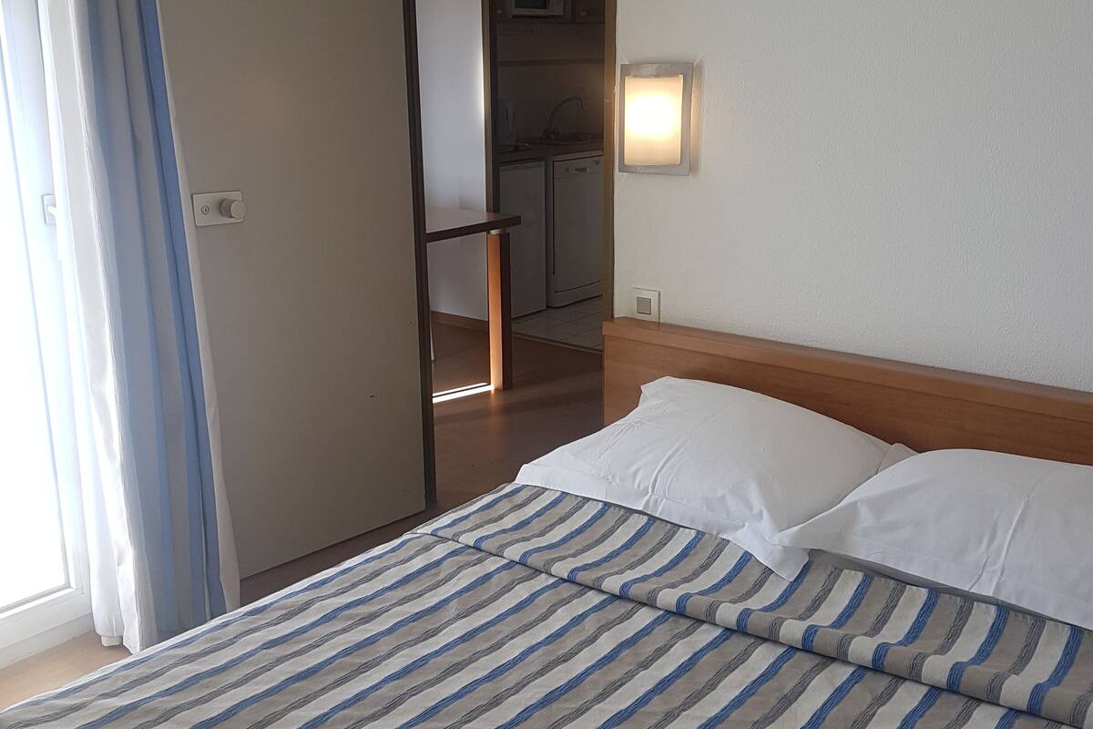 Apartment (3 personnes) | Desk, blackout drapes, cribs (surcharge), WiFi (surcharge)
