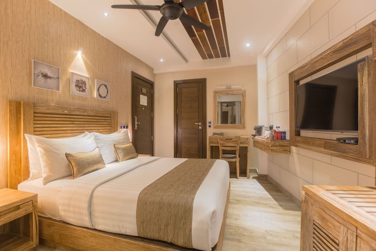 Super Deluxe Double with Ocean View, Balcony, Free Airport Transfer | Premium bedding, Select Comfort beds, minibar, in-room safe