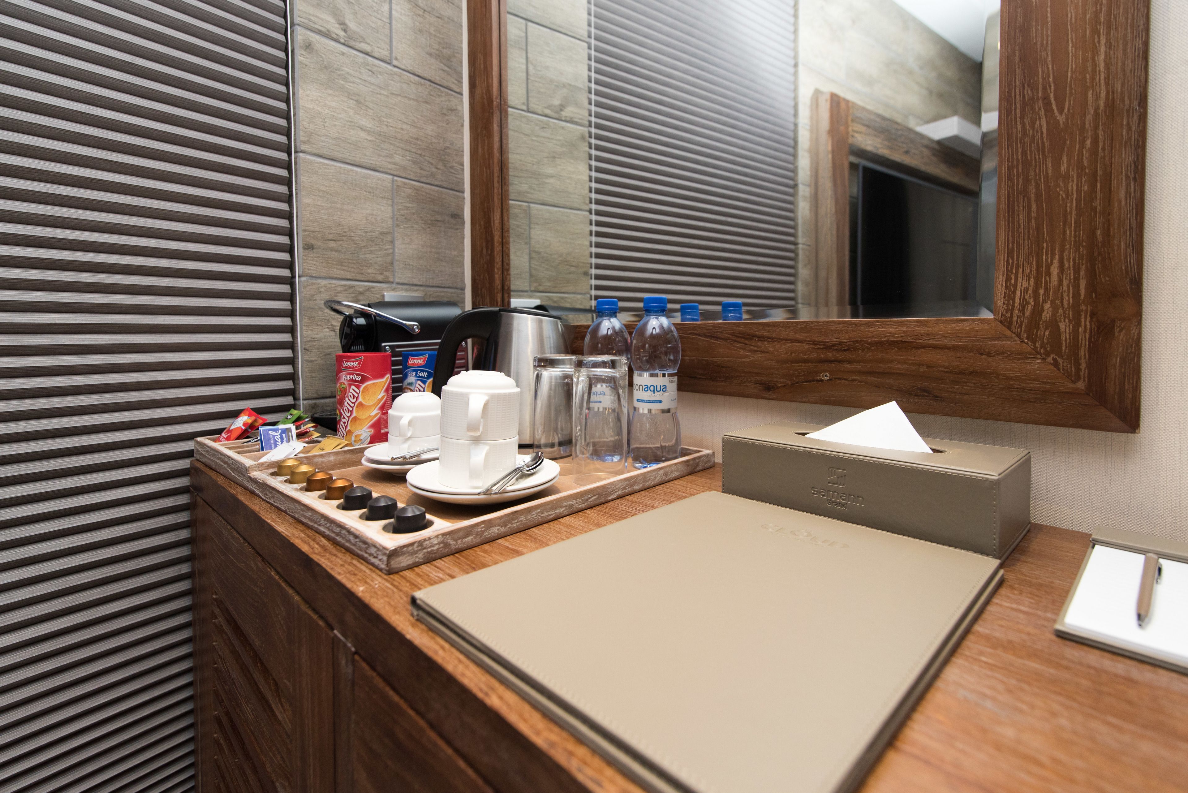 shower, rainfall showerhead, free toiletries, hair dryer