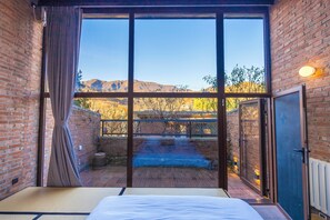 In-room safe, individually decorated, individually furnished, desk - Brickyard Retreat at Mutianyu Great Wall (Huairou)