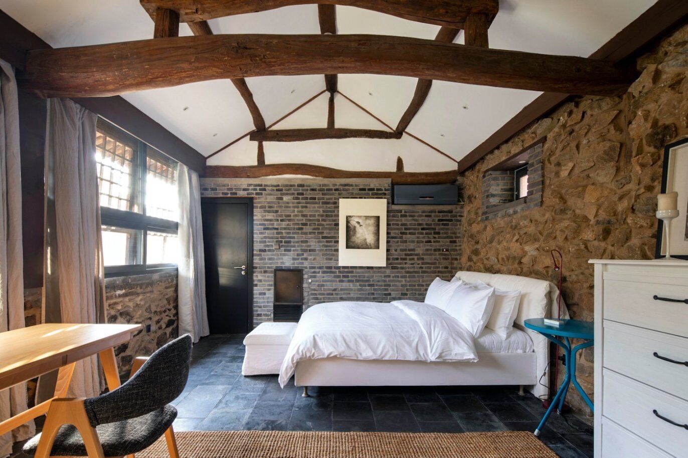 Caja de seguridad en la habitación y decoración personalizada 