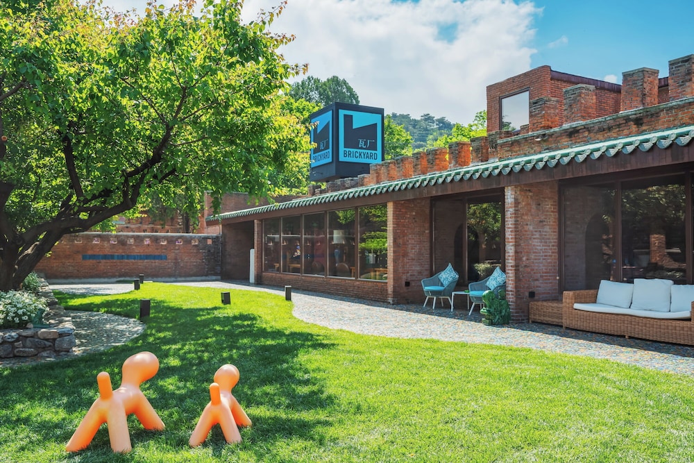 Brickyard Retreat at Mutianyu Great Wall by null